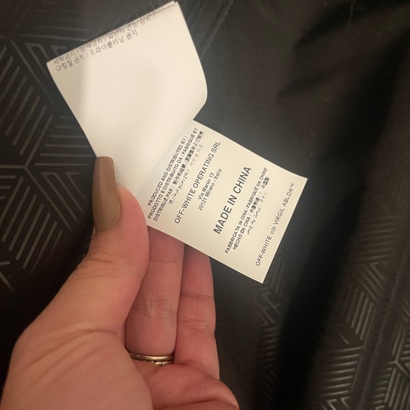 Off-White Suitcase - Picture 16 of 16